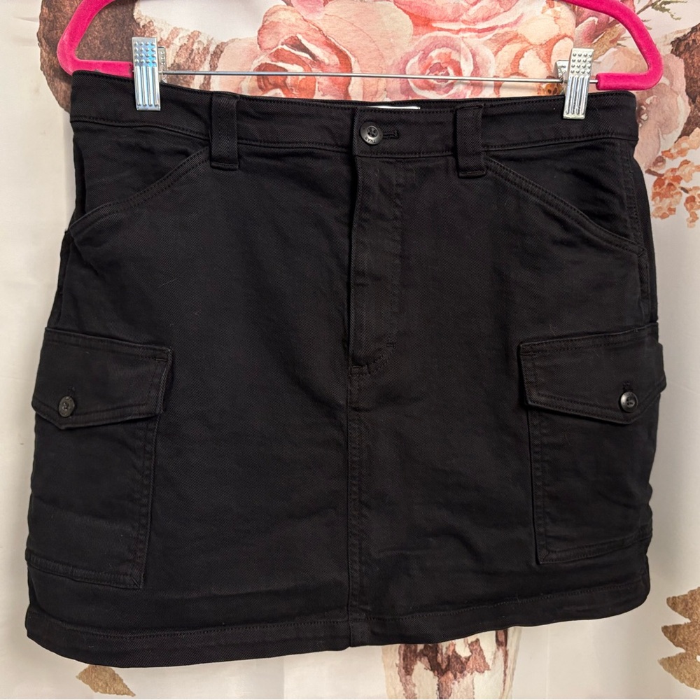 TNA Black Mini Cargo Skirt